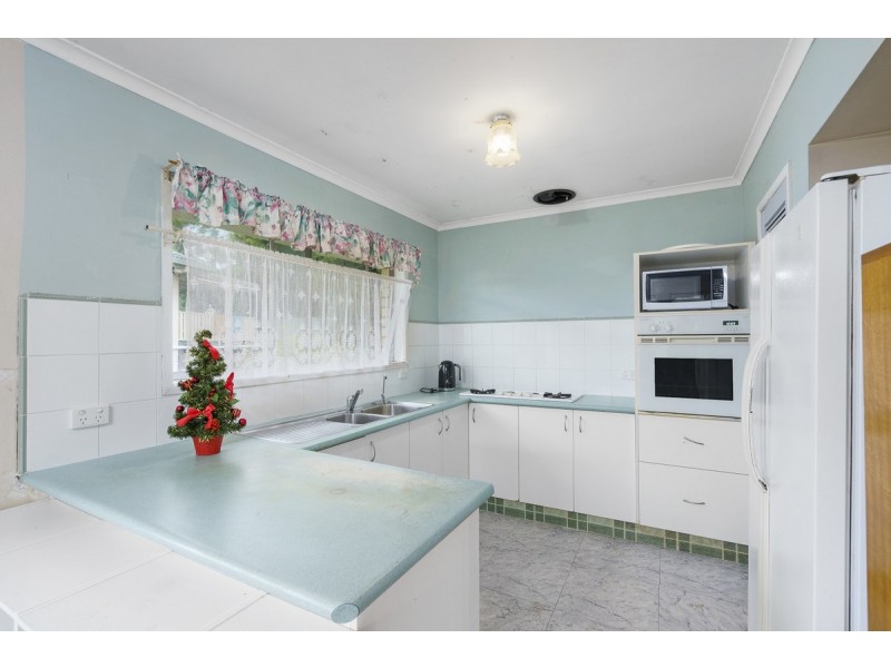 16 Blaxland Avenue, Molendinar QLD 4214