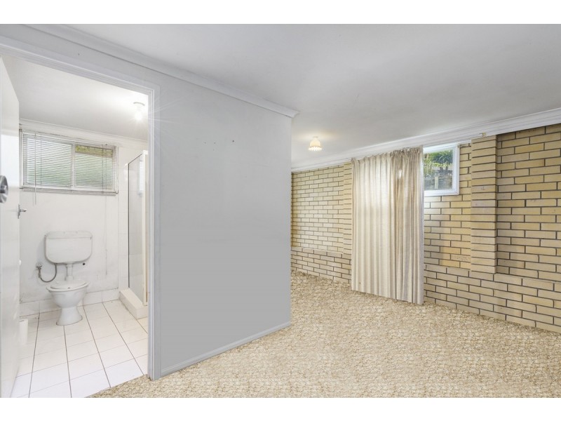 16 Blaxland Avenue, Molendinar QLD 4214