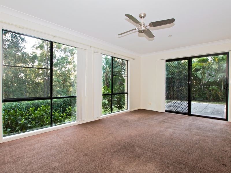 25 Tara Vista Boulevard, Highland Park QLD 4211