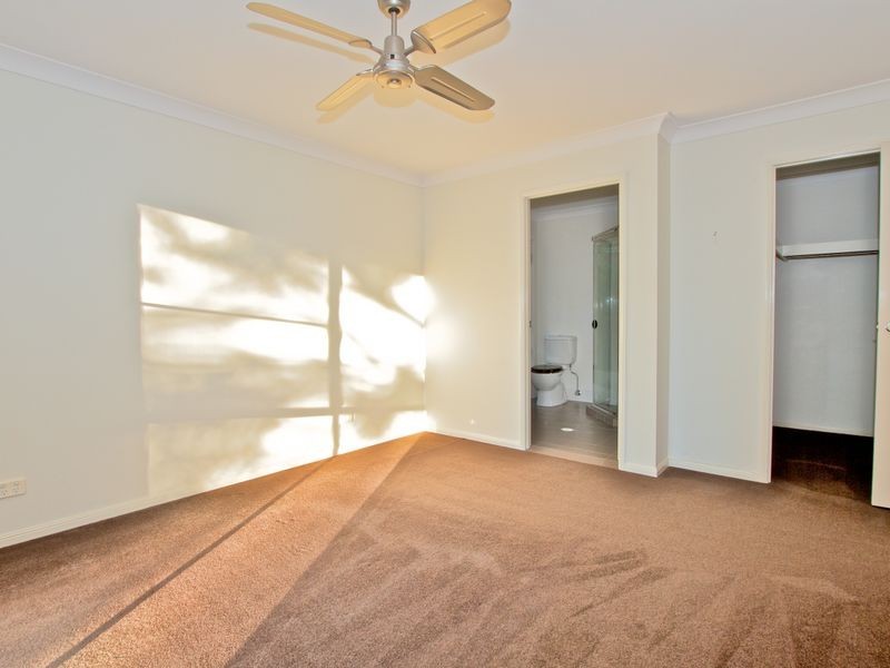 25 Tara Vista Boulevard, Highland Park QLD 4211