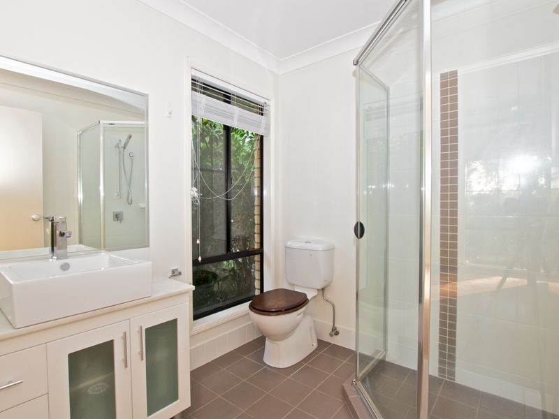 25 Tara Vista Boulevard, Highland Park QLD 4211
