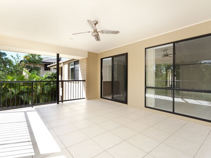 25 Tara Vista Boulevard, Highland Park QLD 4211