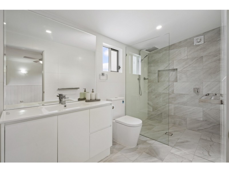 6 Marrantin Court, Carrara QLD 4211