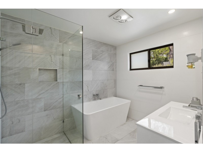 6 Marrantin Court, Carrara QLD 4211