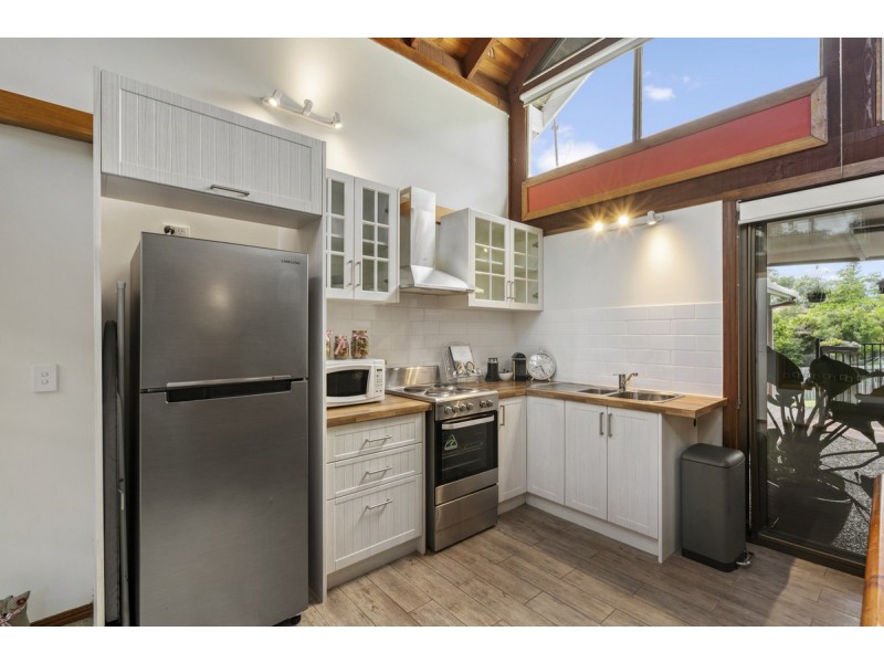 6 Marrantin Court, Carrara QLD 4211