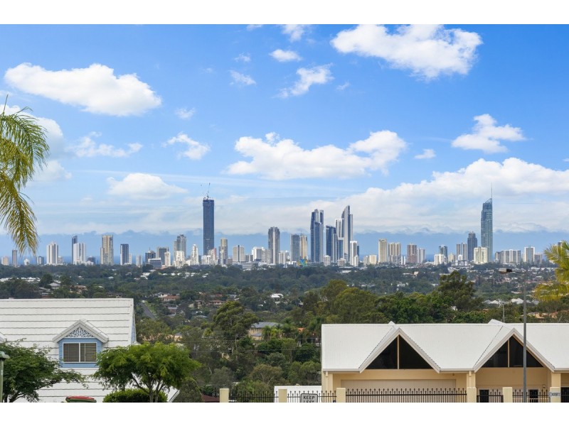 9 Macrobert Street, Highland Park QLD 4211