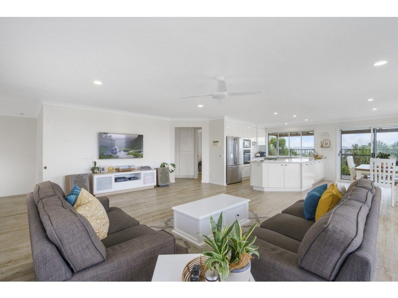 9 Macrobert Street, Highland Park QLD 4211