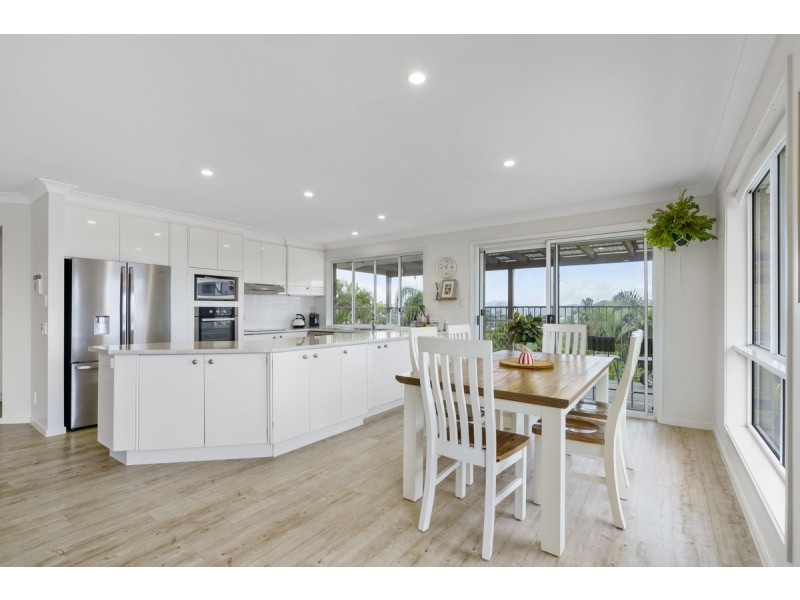 9 Macrobert Street, Highland Park QLD 4211