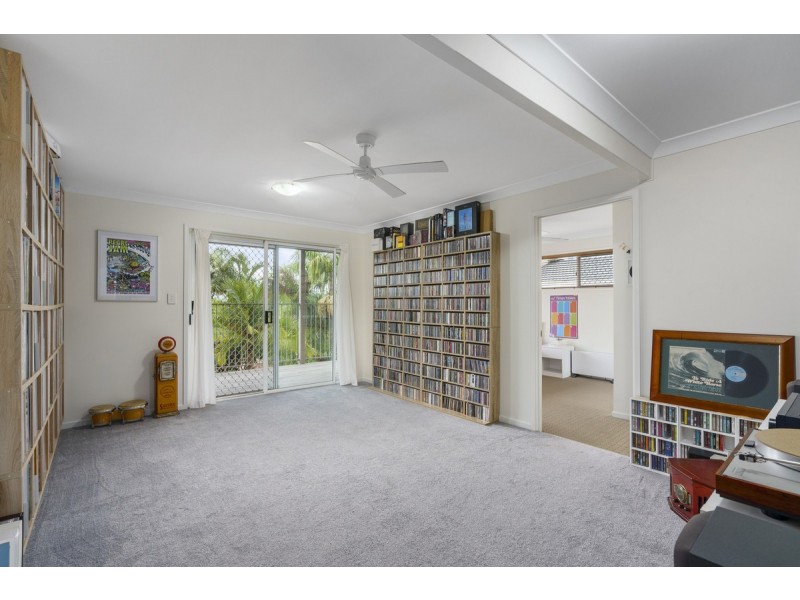 9 Macrobert Street, Highland Park QLD 4211