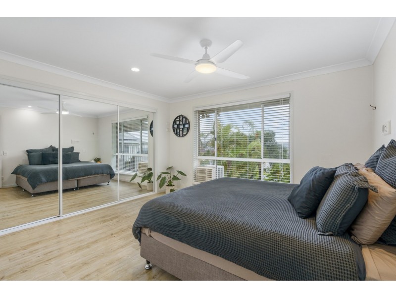 9 Macrobert Street, Highland Park QLD 4211