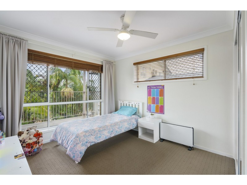 9 Macrobert Street, Highland Park QLD 4211