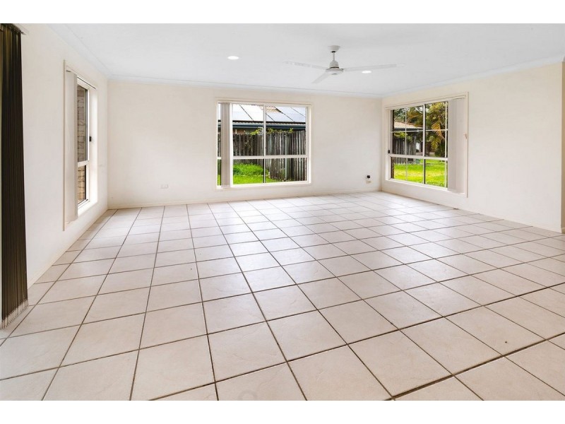 16 Barrs Avenue, Oxenford QLD 4210