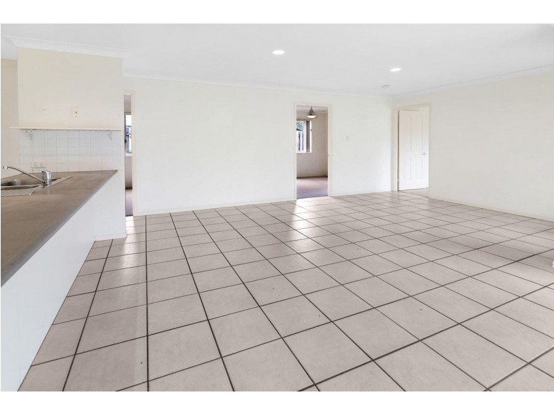 16 Barrs Avenue, Oxenford QLD 4210