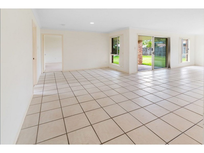 16 Barrs Avenue, Oxenford QLD 4210