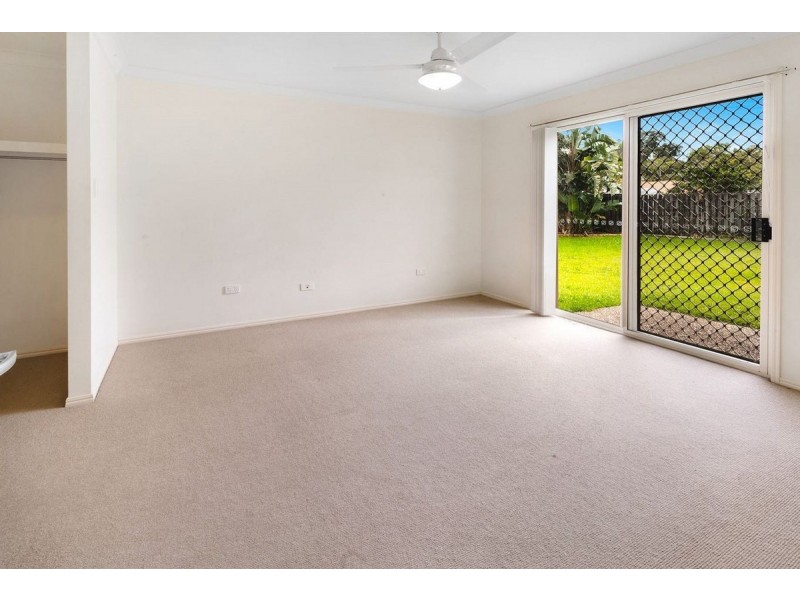 16 Barrs Avenue, Oxenford QLD 4210