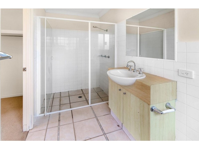 16 Barrs Avenue, Oxenford QLD 4210