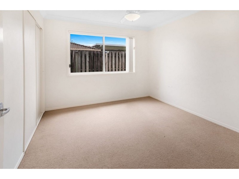 16 Barrs Avenue, Oxenford QLD 4210