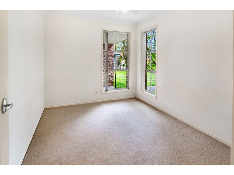 16 Barrs Avenue, Oxenford QLD 4210