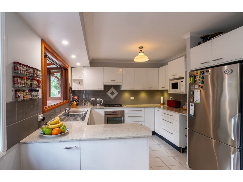 10 Lohmann Court, Canungra QLD 4275