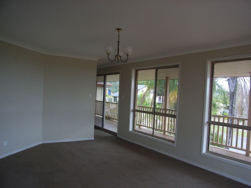 32 Kincaid Drive, Highland Park QLD 4211