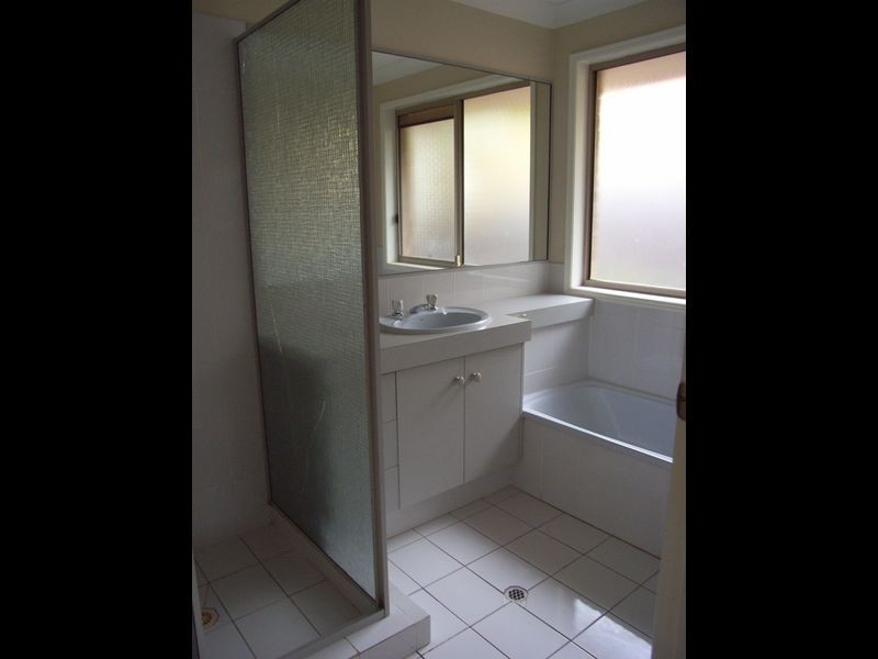 32 Kincaid Drive, Highland Park QLD 4211