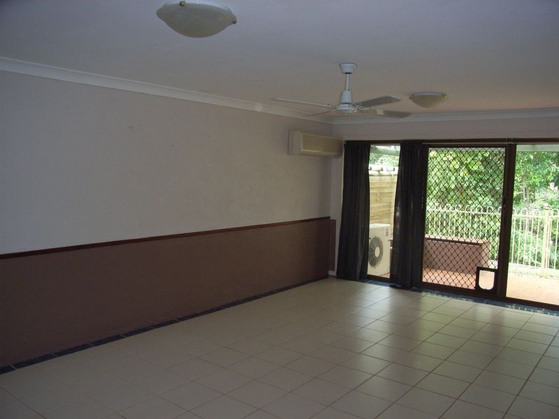 10/5 Balfour Crescent, Highland Park QLD 4211