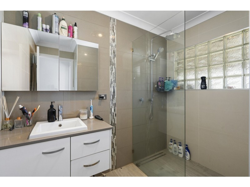 10 Meadow Brook Crescent, Merrimac QLD 4226