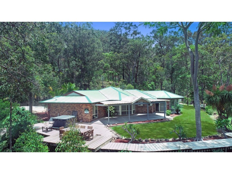 138 Henri Robert Drive, Clagiraba QLD 4211