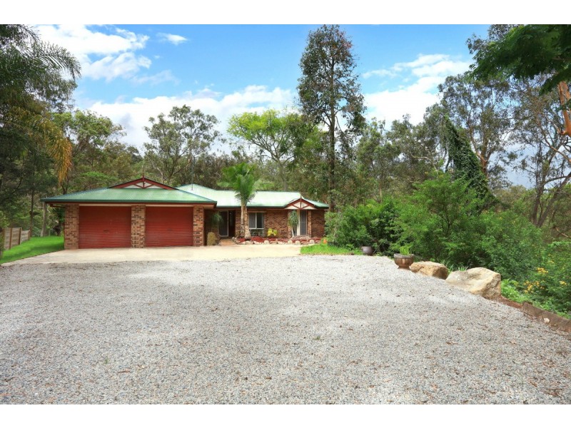 138 Henri Robert Drive, Clagiraba QLD 4211