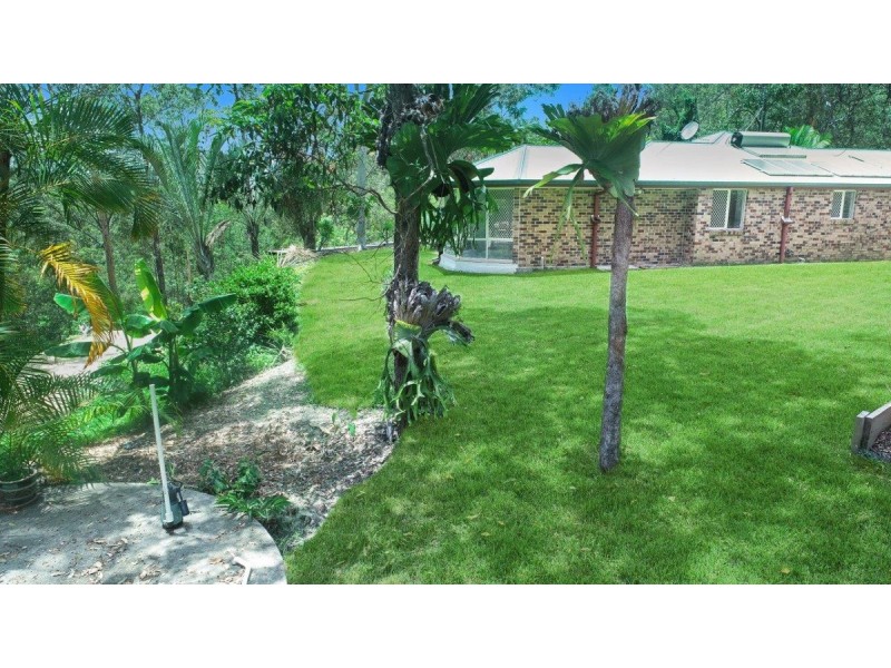 138 Henri Robert Drive, Clagiraba QLD 4211