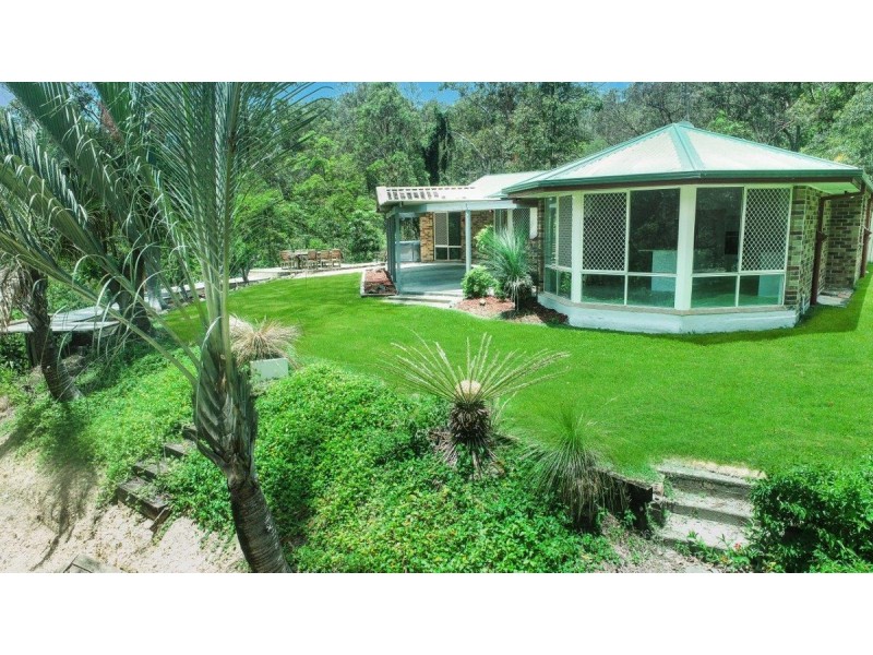 138 Henri Robert Drive, Clagiraba QLD 4211