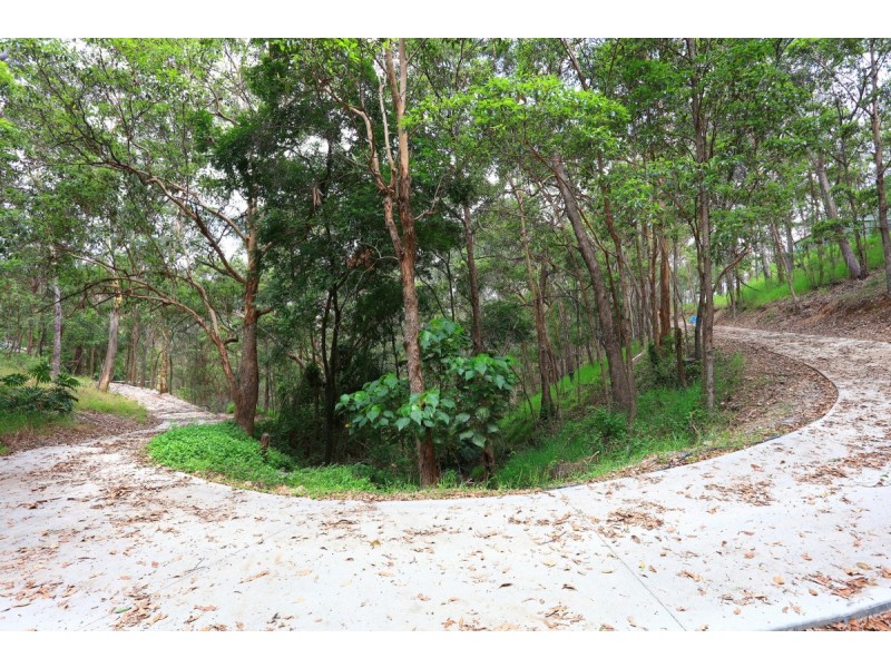 138 Henri Robert Drive, Clagiraba QLD 4211