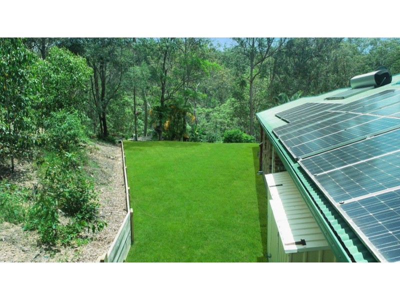 138 Henri Robert Drive, Clagiraba QLD 4211