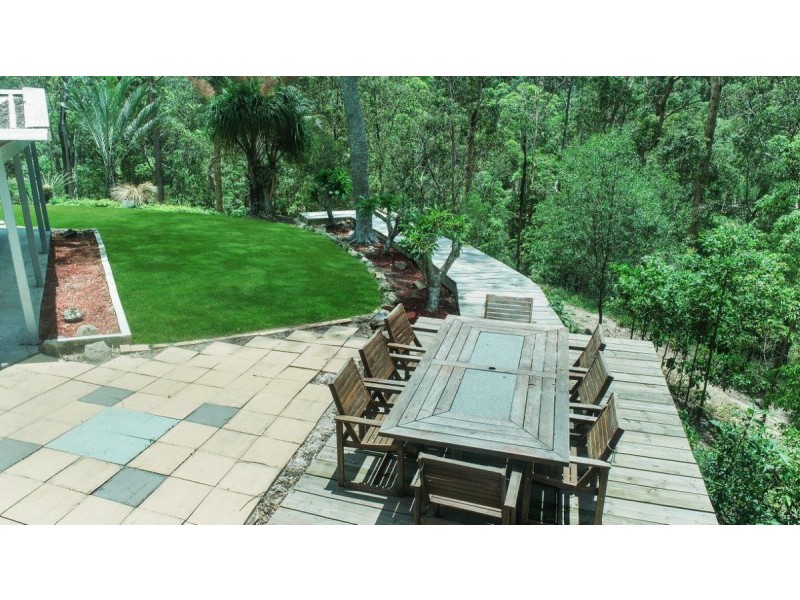 138 Henri Robert Drive, Clagiraba QLD 4211