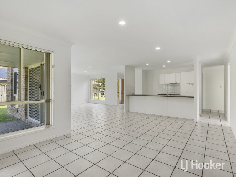 16 Barrs Avenue, Oxenford QLD 4210