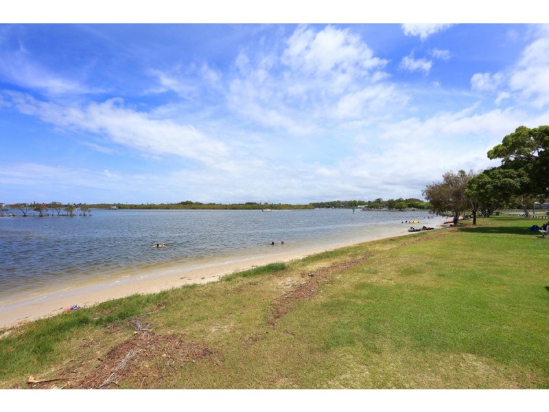25 Dunnes Avenue, Hope Island QLD 4212