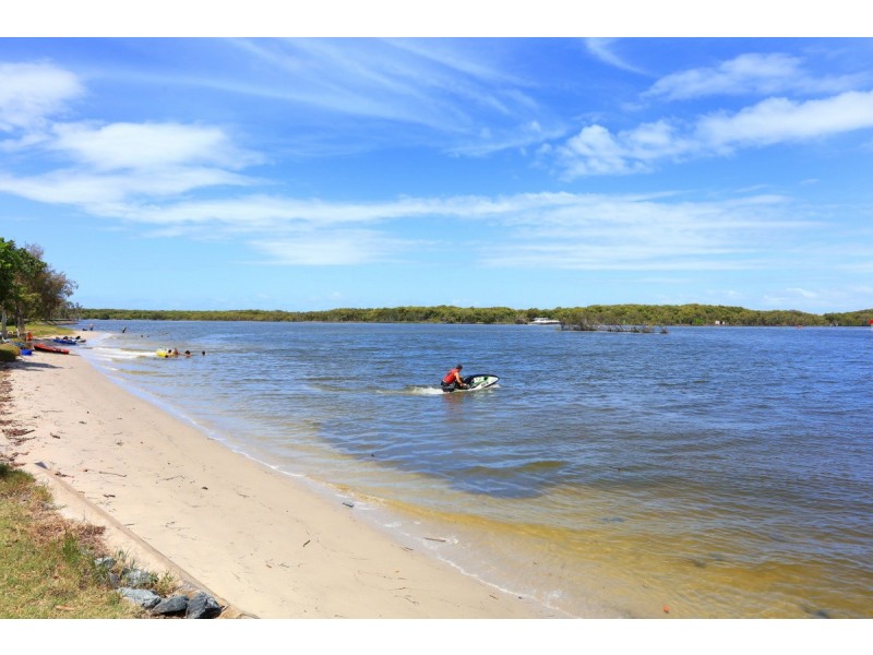 25 Dunnes Avenue, Hope Island QLD 4212