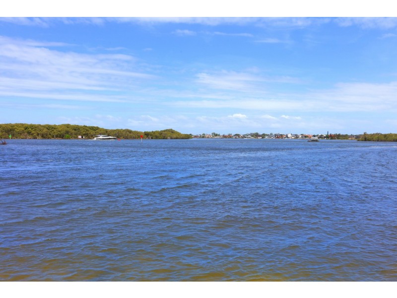 25 Dunnes Avenue, Hope Island QLD 4212