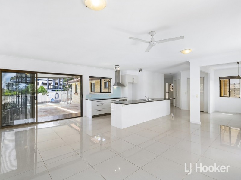 11 Petherbridge Avenue, Merrimac QLD 4226