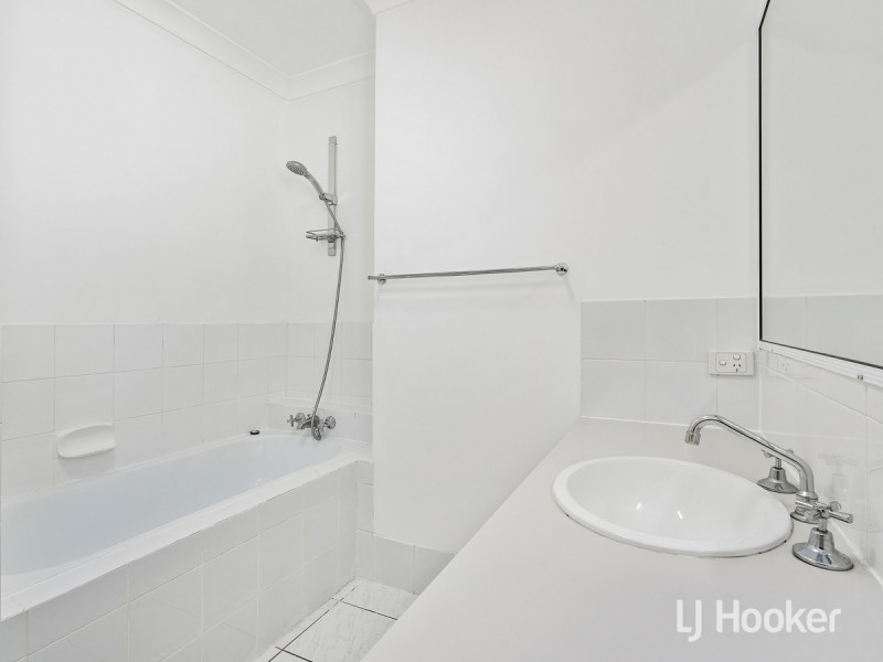 11 Petherbridge Avenue, Merrimac QLD 4226