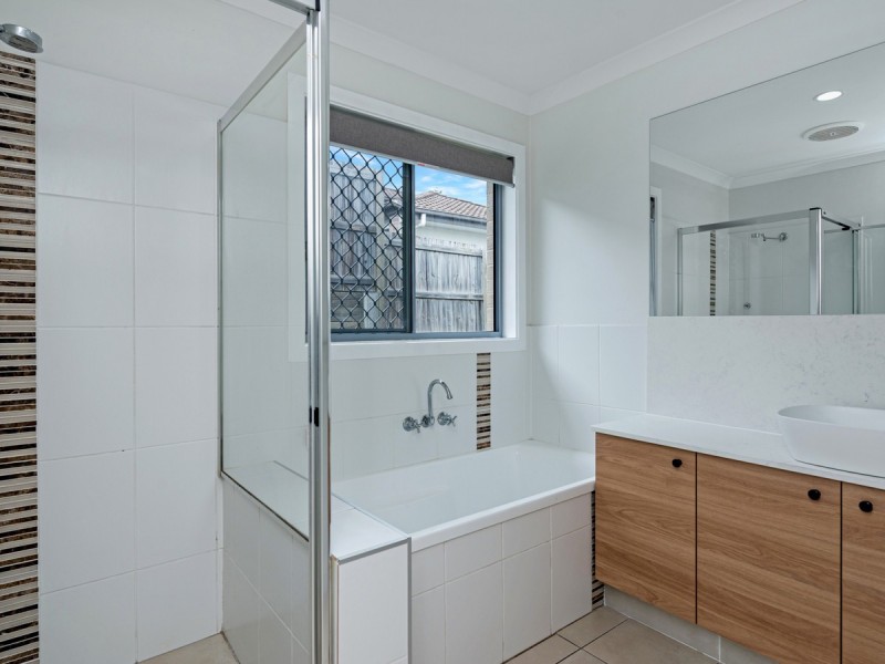 3 Somerset Terrace, Holmview QLD 4207