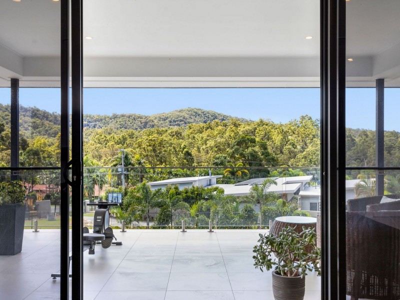 1/6 Lily Crescent, Nerang QLD 4211