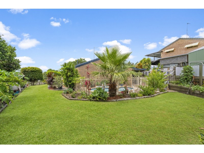 6 Jindivick Street, Worongary QLD 4213