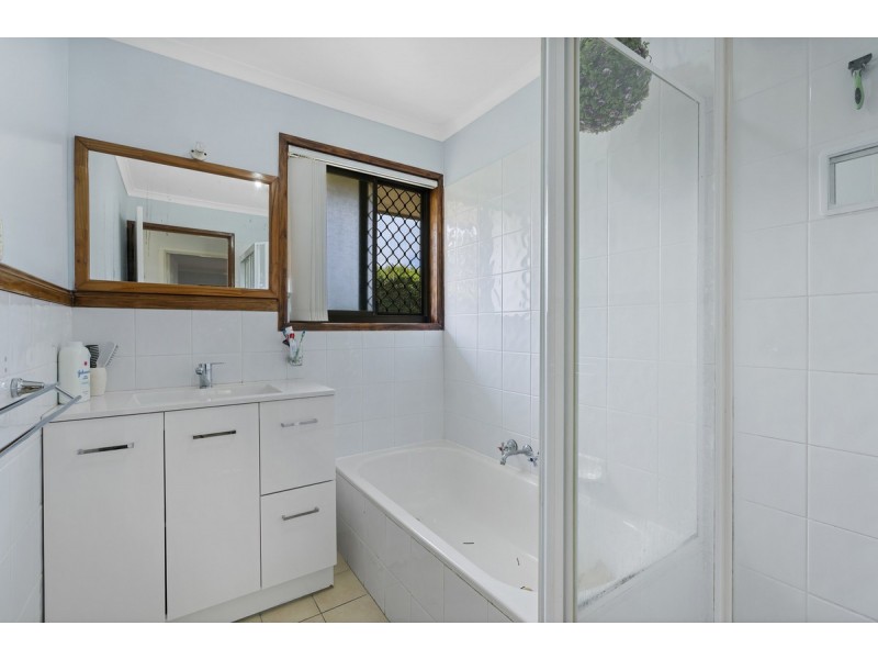 6 Jindivick Street, Worongary QLD 4213