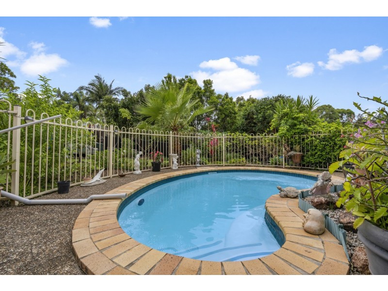 6 Jindivick Street, Worongary QLD 4213