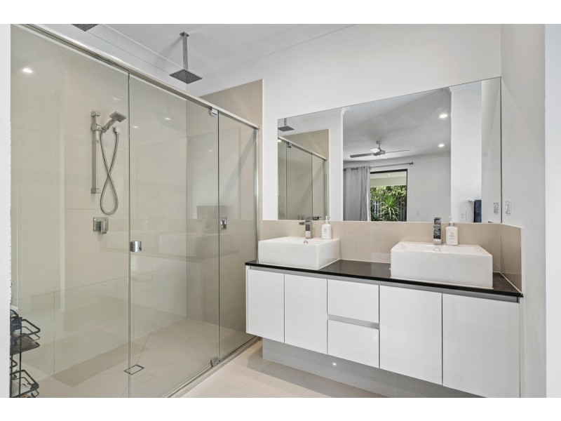 7 Sunbird Court, Gilston QLD 4211