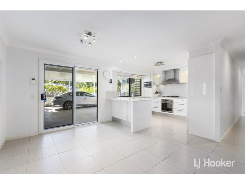 24 Plateau Crescent, Carrara QLD 4211