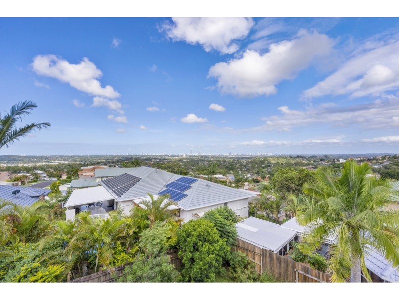 10 Trafalgar Street, Highland Park QLD 4211