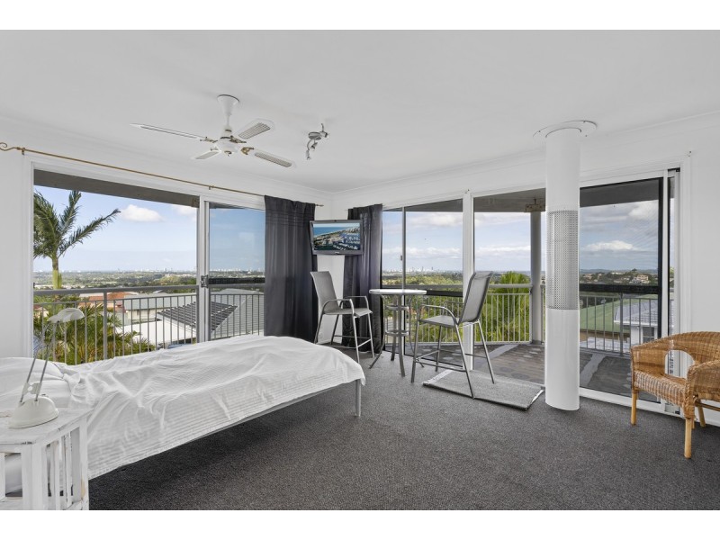 10 Trafalgar Street, Highland Park QLD 4211