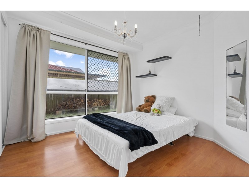 10 Trafalgar Street, Highland Park QLD 4211